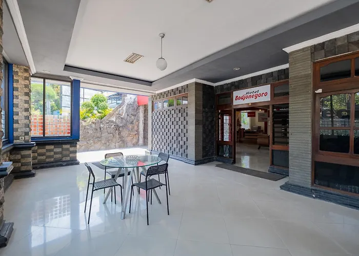 Reddoorz Near Bojonegoro Train Station