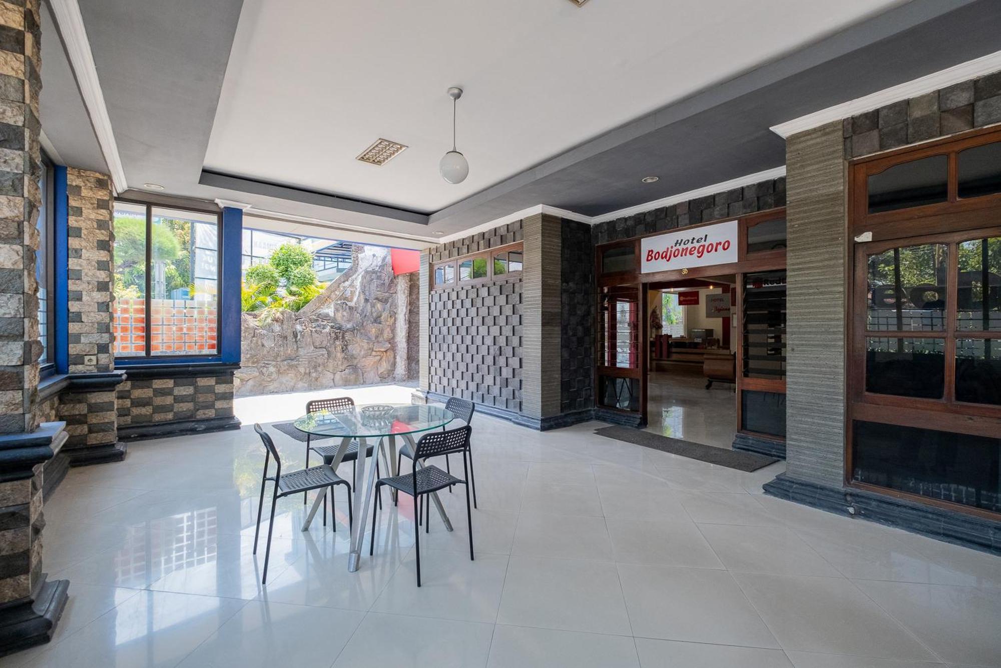 Reddoorz Near Train Station 2* Bojonegoro